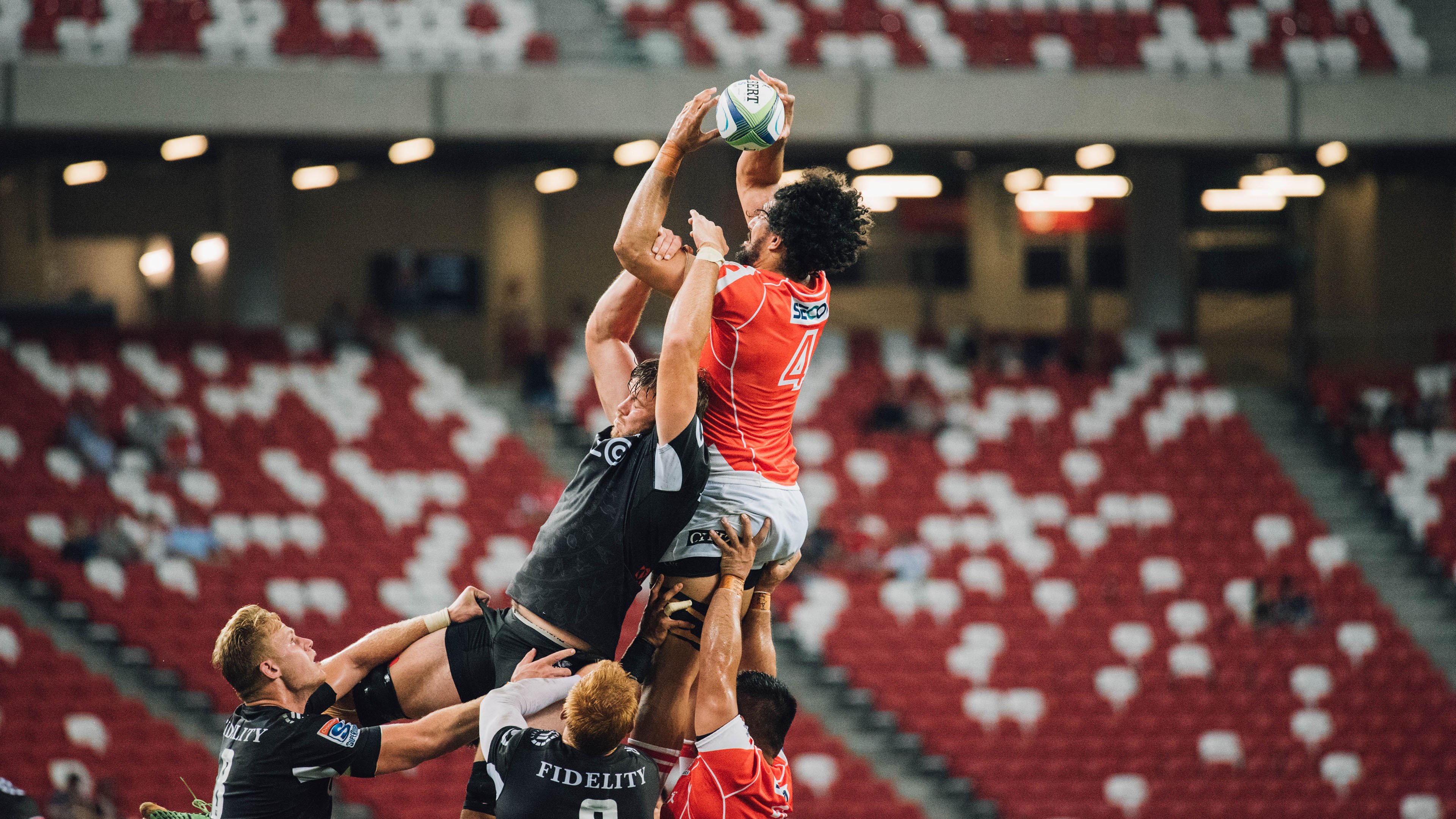 戴维·帕特森助袋鼠队攻守兼备，打破对方防线，戴维帕特尔