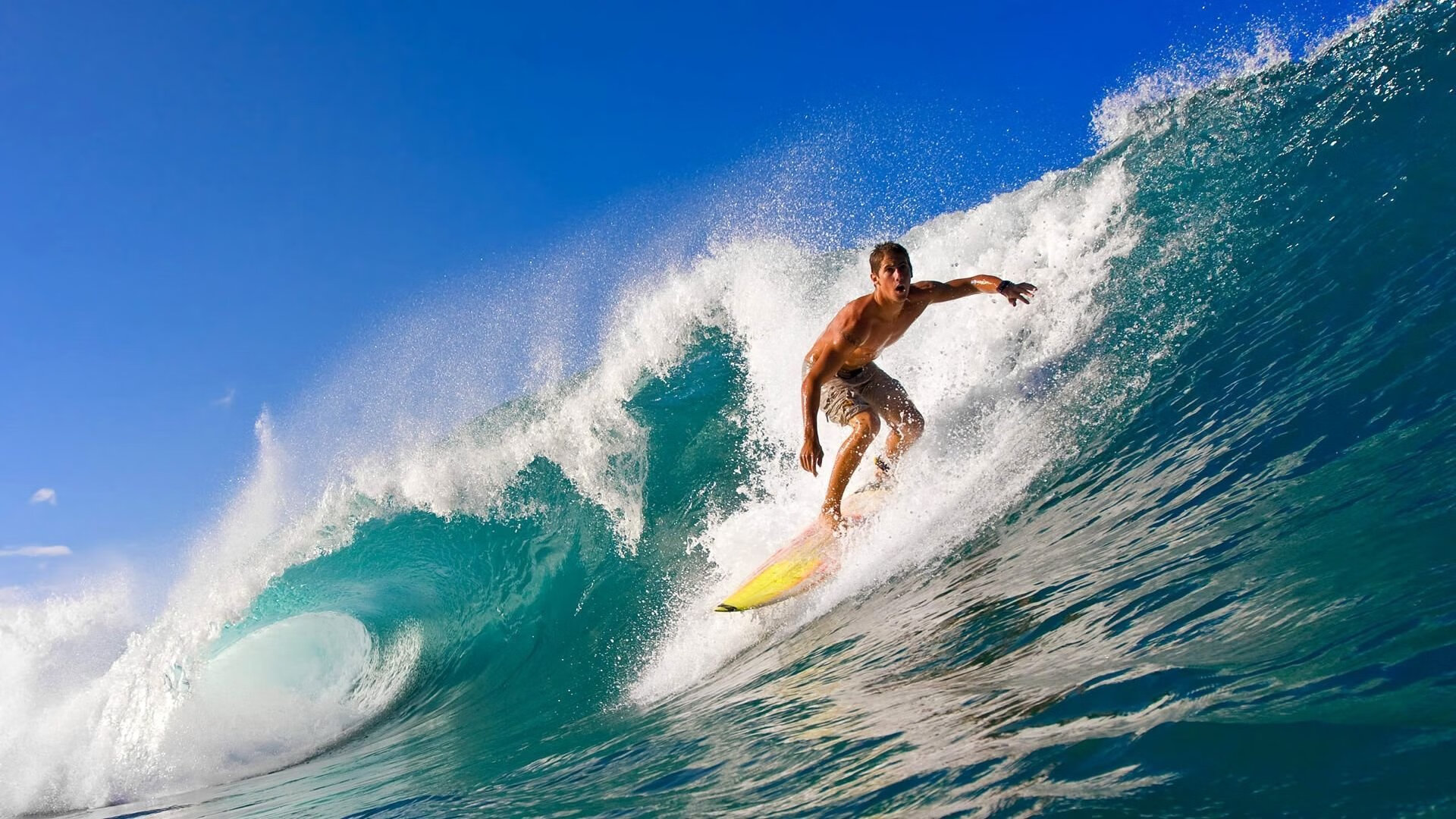 爱游戏全站-职业联赛推动智慧灯光系统提升夜场比赛观赏体验，夜场灯光秀